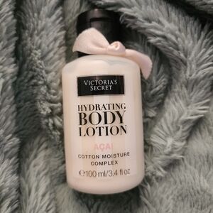 Victoria's Secret hydrating body lotion Acai 3.4 fl oz